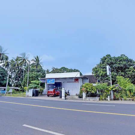 Oyo Life 92937 Kost Putri Sarkara Syariah Hotel Banyuwangi  Ngoại thất bức ảnh