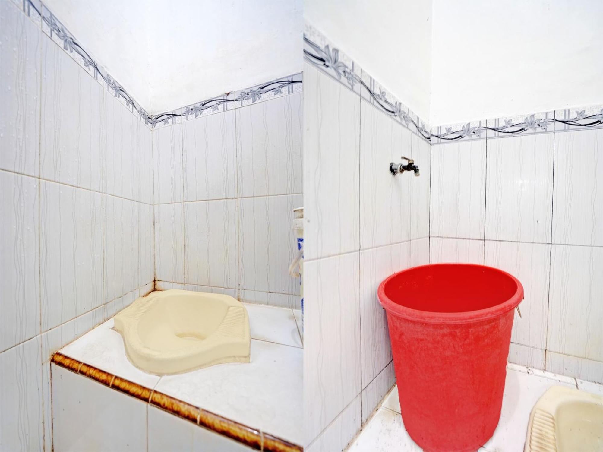 Oyo Life 92937 Kost Putri Sarkara Syariah Hotel Banyuwangi  Ngoại thất bức ảnh