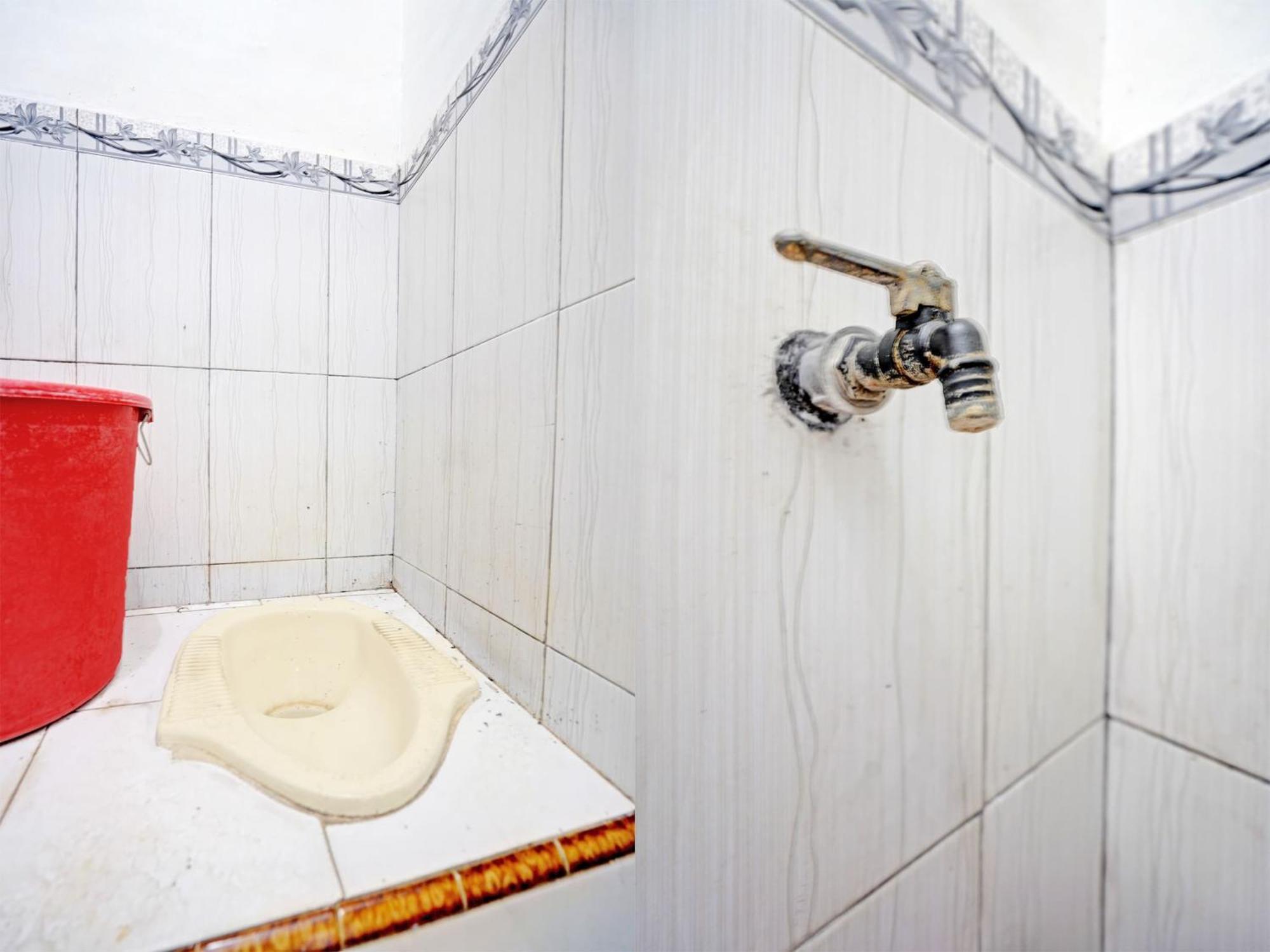 Oyo Life 92937 Kost Putri Sarkara Syariah Hotel Banyuwangi  Ngoại thất bức ảnh